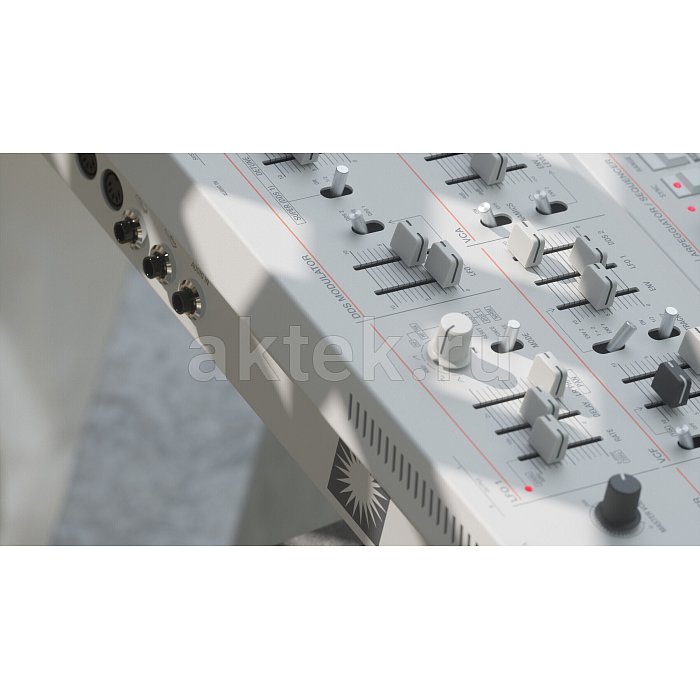 Синтезатор UDO Audio Super 6 Desktop white 2