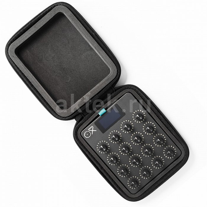 Синтезатор OXI E16 5