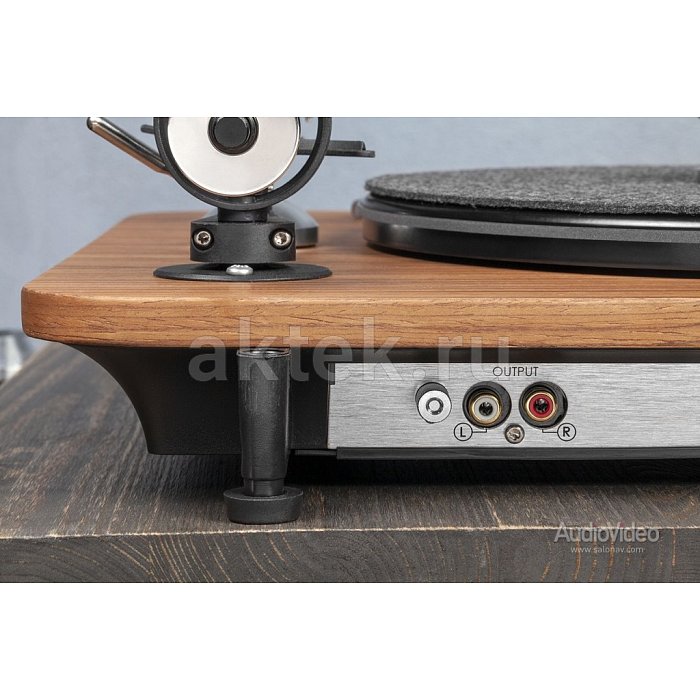 Виниловый проигрыватель Elipson Chroma 400 walnut 3