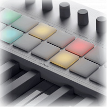MIDI клавиатура NOVATION Launchkey 49 MK4 White 3