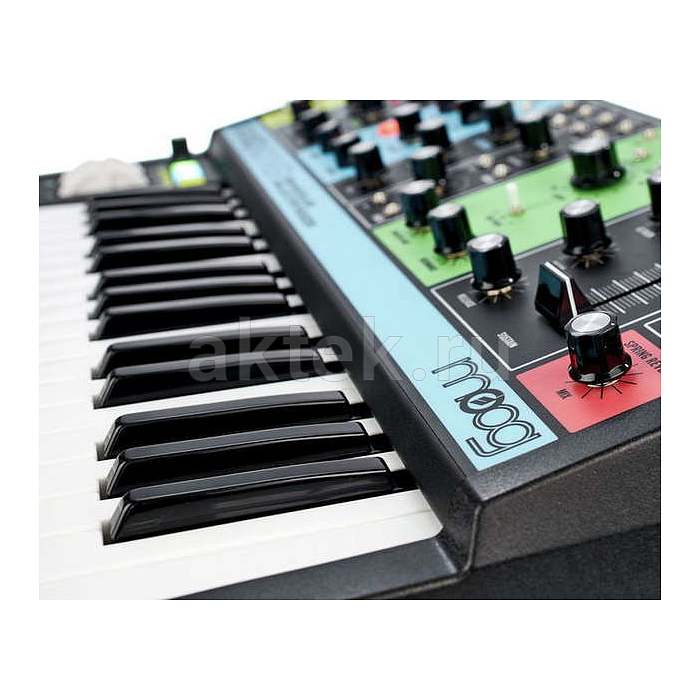 Синтезатор Moog Grandmother 7