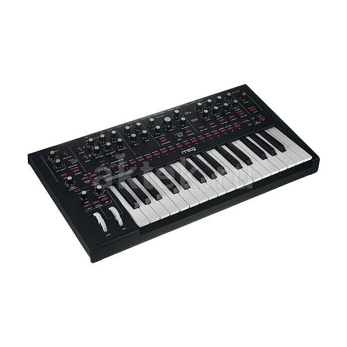 Синтезатор Moog Messenger 2