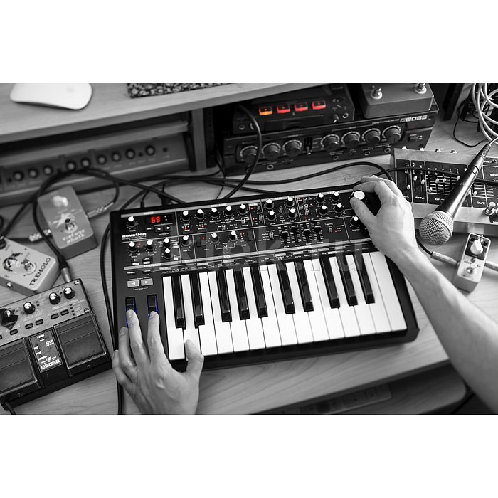 Синтезатор аналоговый NOVATION Bass Station II 4