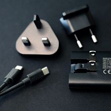 Defunc MONDO Black дорожное зарядное устройство USB-C67Вт USB-A45Вт 3