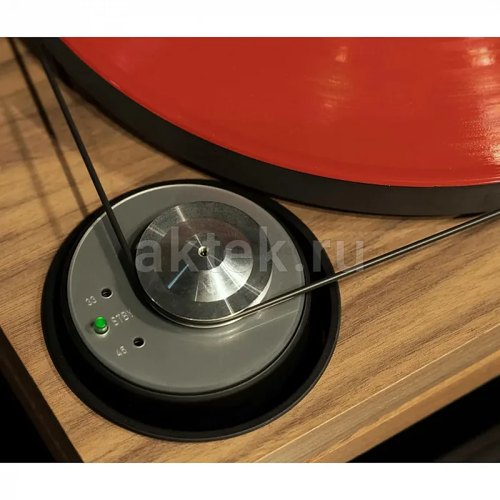 Виниловый проигрыватель Music Hall MMF 7.3 Walnut 2M Bronze 7
