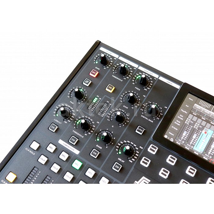 S-Track Hippo D2412 цифровой микшерный пульт. 12 мик/лайн XLR/TRS 8