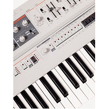 Гибридный синтезатор UDO Audio Super 6 white SE 2