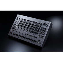 Драм-машина Roland TR-1000 2