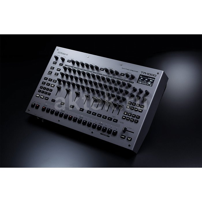 Драм-машина Roland TR-1000 2