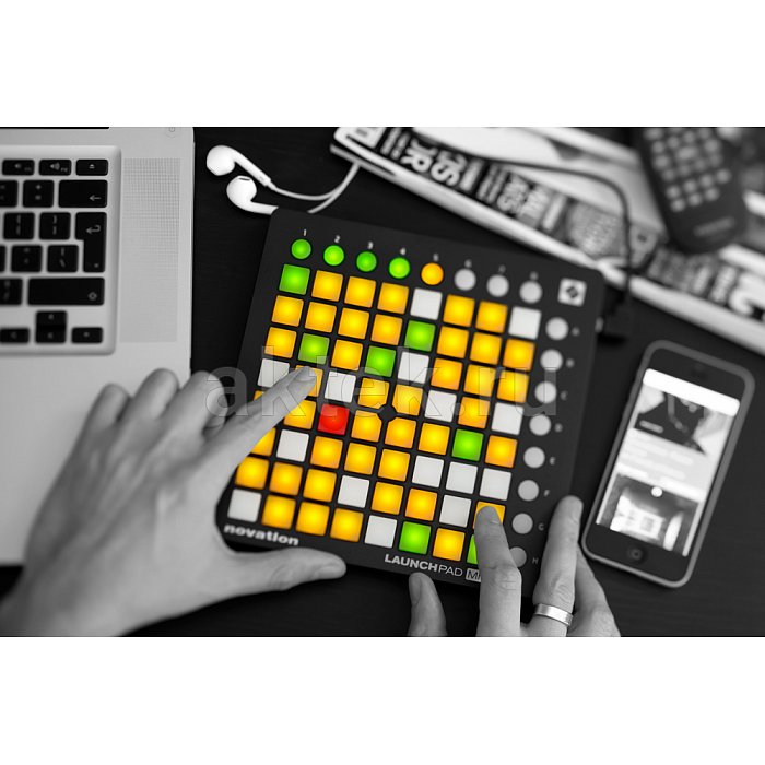 MIDI контроллер NOVATION Launchpad Mini MK2 4