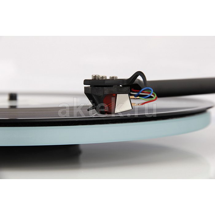 Виниловый проигрыватель Rega Planar 2 High Gloss White 6