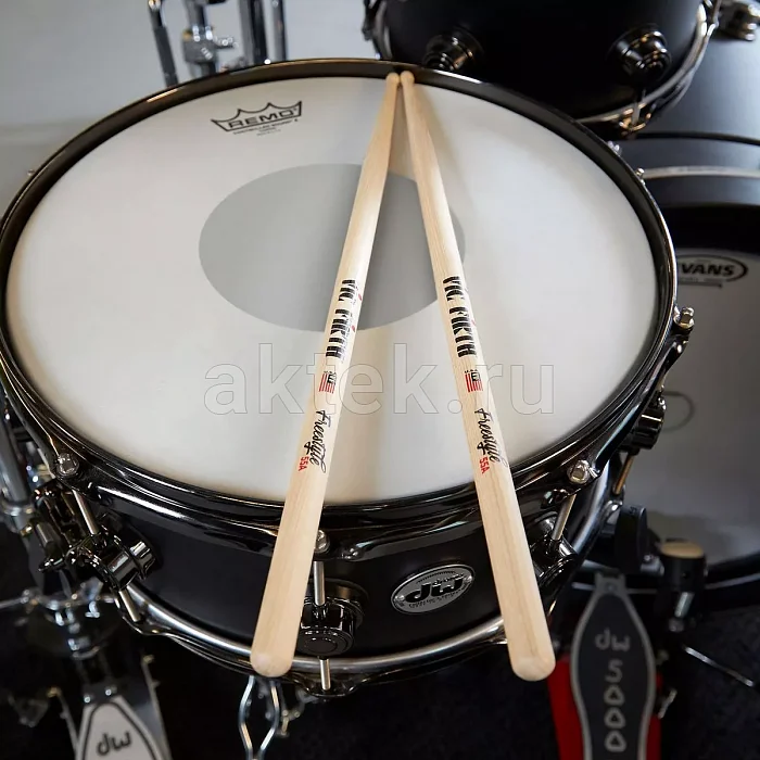 Vic Firth FS55A барабанные палочки, орех 4