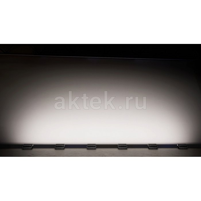 SILVER STAR SS5481XH S-ONE комплект четырёх театральных прожекторов, 600 Вт 2