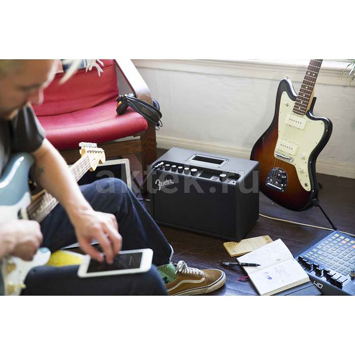 Моделирующий комбоусилитель FENDER MUSTANG GT 40 6