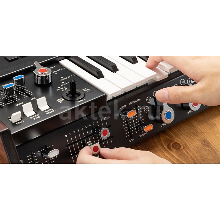 Синтезатор Korg miniKORG 700Sm 8