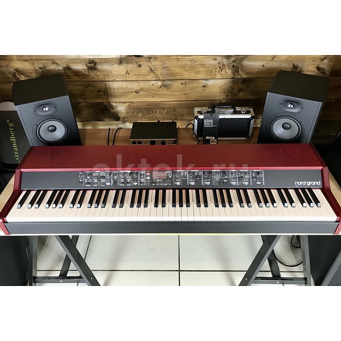 Цифровое фортепиано Nord Grand 2 8