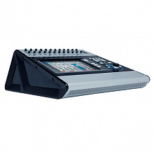 Цифровой микшерный пульт QSC TouchMix-30 Pro 2