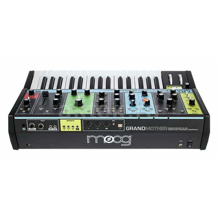 Синтезатор Moog Grandmother 4