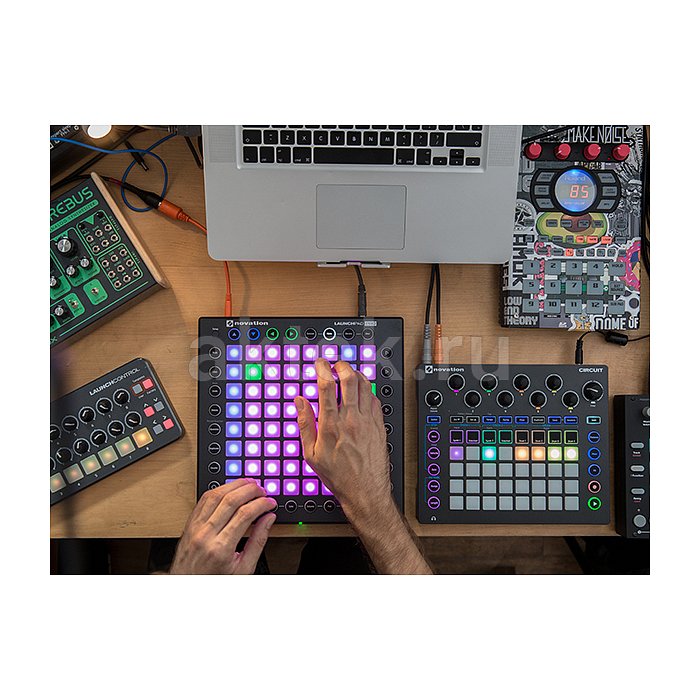 MIDI контроллер NOVATION Launchpad Pro 5