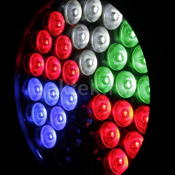 Вращающаяся голова Ross Segment Led Wash RGBW 36x10W 4