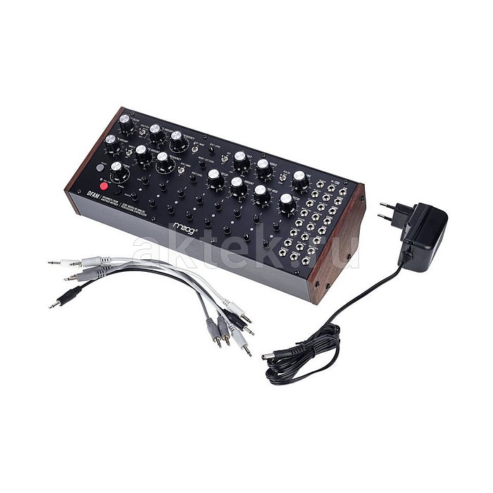Синтезатор Moog DFAM 7