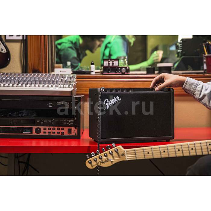 Моделирующий комбоусилитель FENDER MUSTANG GT 40 8