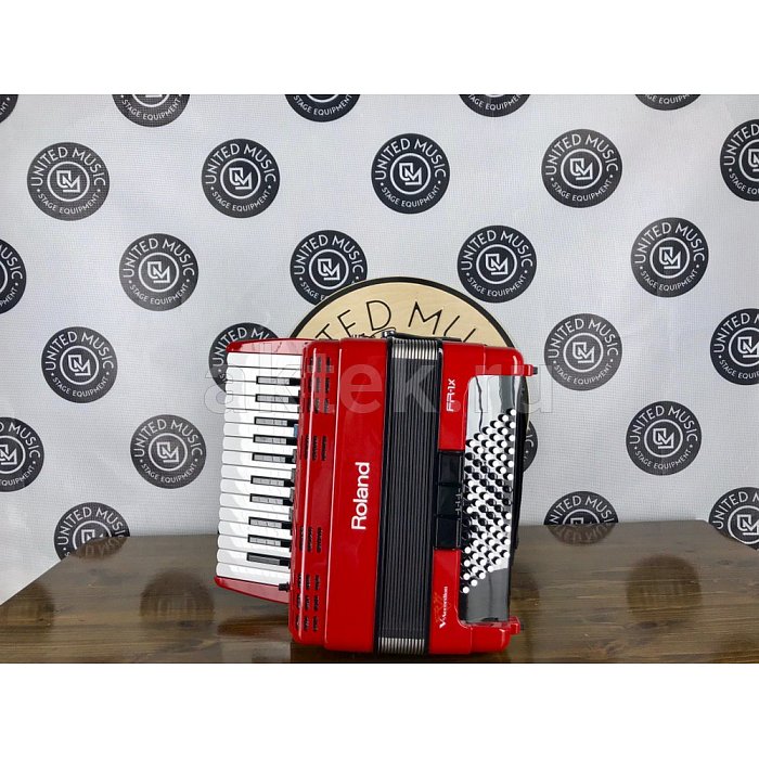 Цифровой аккордеон Roland FR-1X RD 9