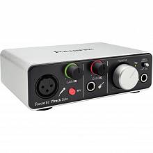 Компактный USB интерфейс FOCUSRITE iTrack Solo (Lightning) 2