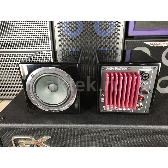 Студийный монитор Avantone Pro MixCube Active Monitor Pair Black 3