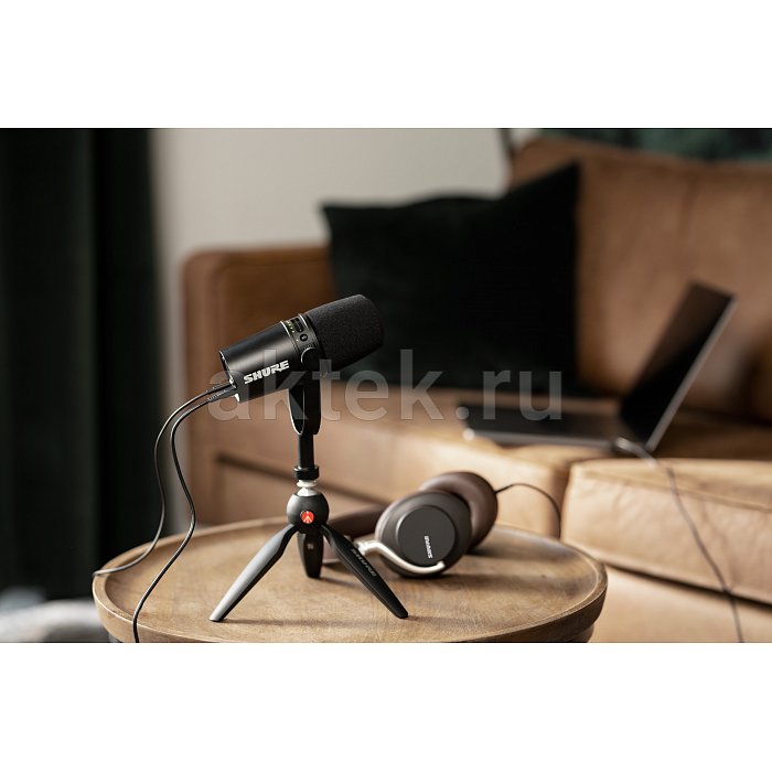 Студийный микрофон Shure MV7 -K-BNDL 5