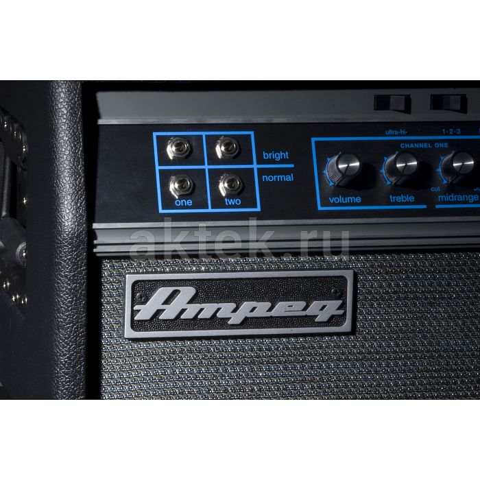Ламповый басовый усилитель AMPEG CLASSIC SVT-VR 3