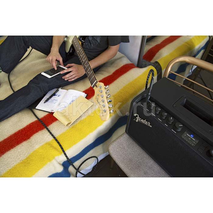Моделирующий комбоусилитель FENDER MUSTANG GT 40 7