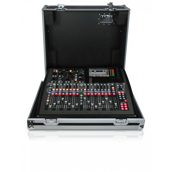 Цифровой микшер Behringer X32 COMPACT-TP