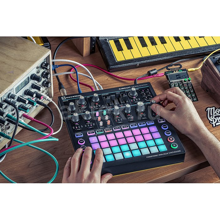 Синтезатор аналоговый NOVATION Circuit MonoStation 6