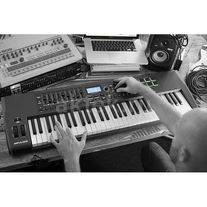MIDI-клавиатура NOVATION Impulse 61 3