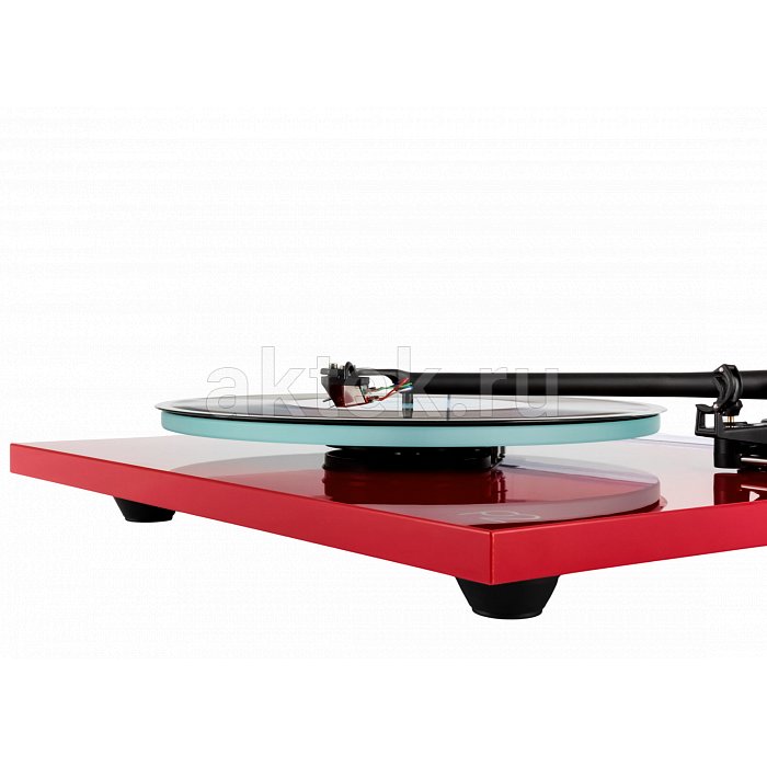 Виниловый проигрыватель Rega Planar 2 High Gloss Red 12