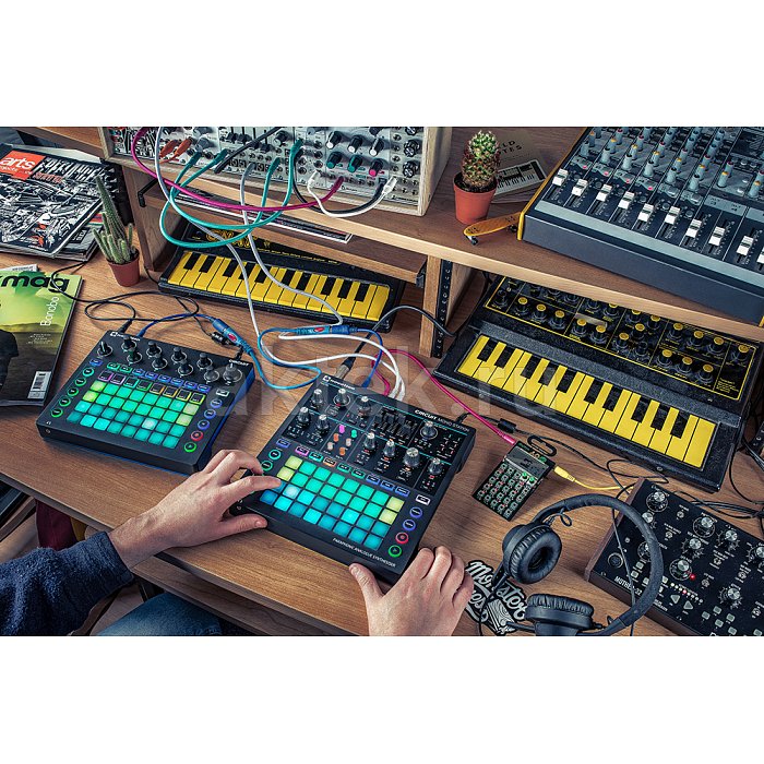 Синтезатор аналоговый NOVATION Circuit MonoStation 7