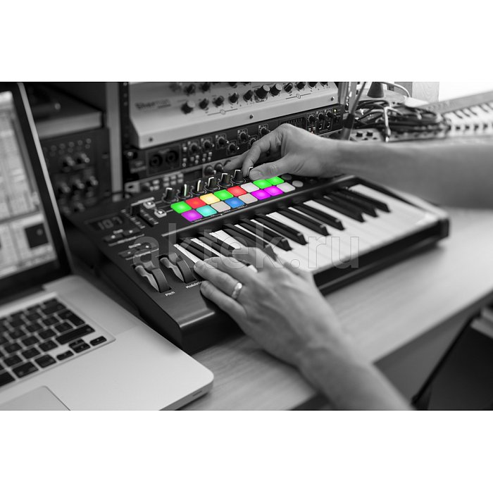 MIDI-клавиатура NOVATION Launchkey 25 MK2 4