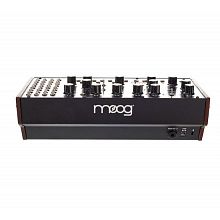 Синтезатор Moog Mother-32 3