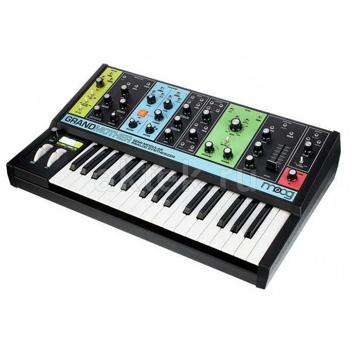 Синтезатор Moog Grandmother