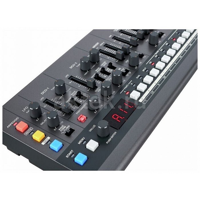 Синтезатор Roland JX-08 4