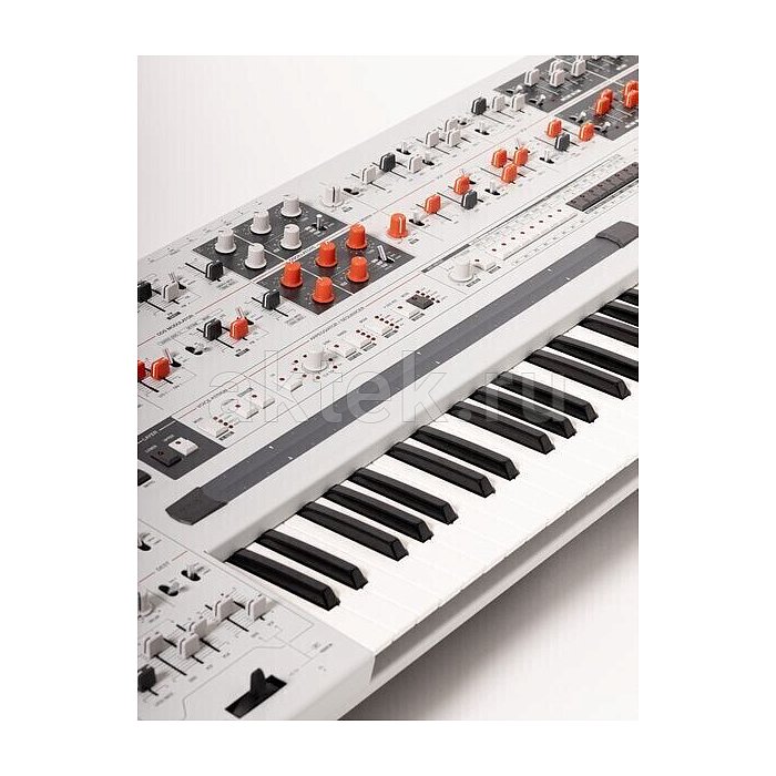 Синтезатор UDO Audio Super Gemini white 7