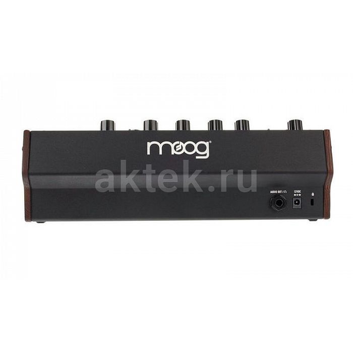 Синтезатор Moog Mother-32 5