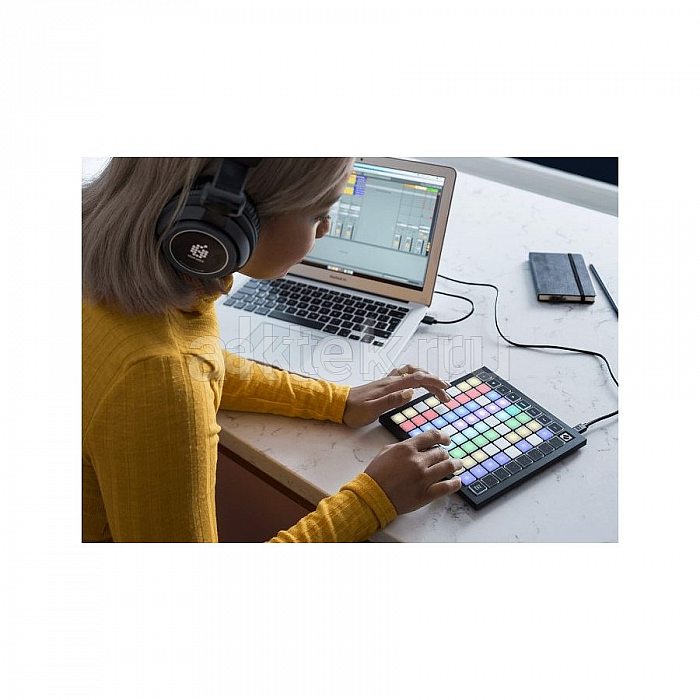 Контроллер для Ableton Live NOVATION LAUNCHPAD X 3