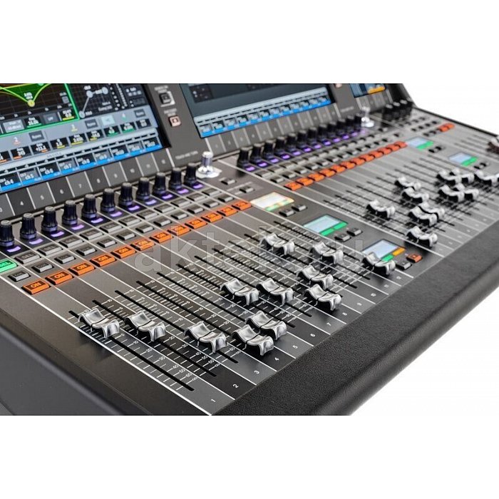 Цифровой микшер Yamaha DM7 Digital Mixing Console 6