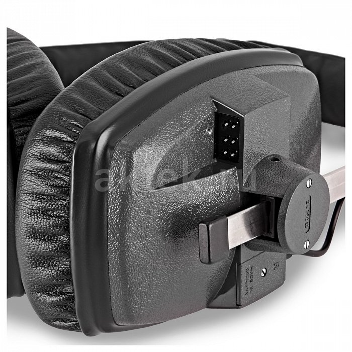 Студийные наушники Beyerdynamic DT 150 7