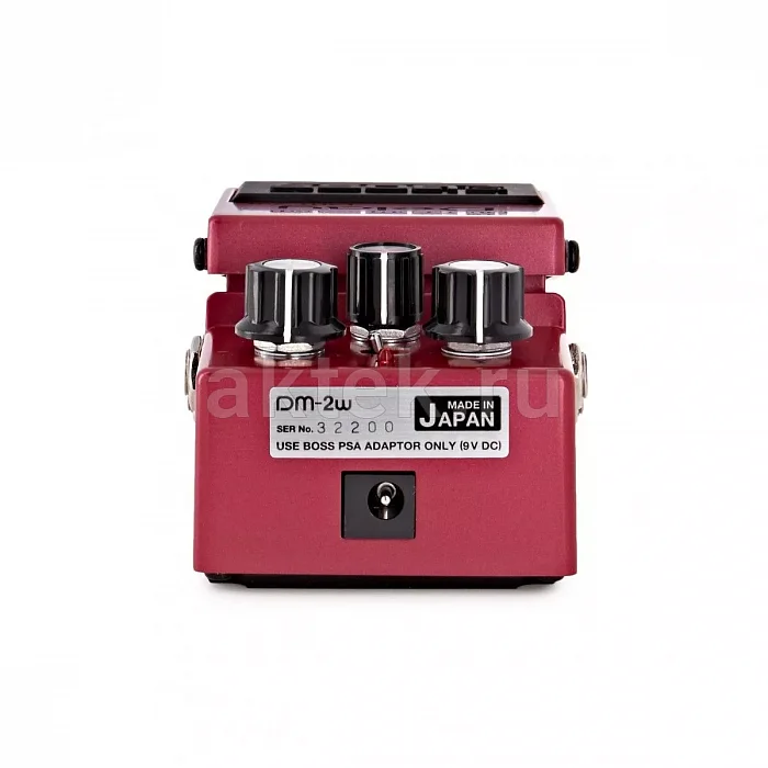 Boss DM-2W Waza Craft аналоговая педаль дилэя 5