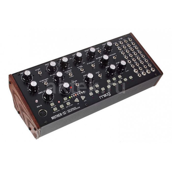 Синтезатор Moog Mother-32 4