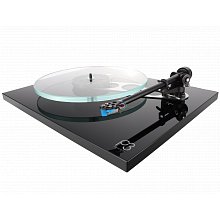 Виниловый проигрыватель Rega Planar 3 Gloss Black