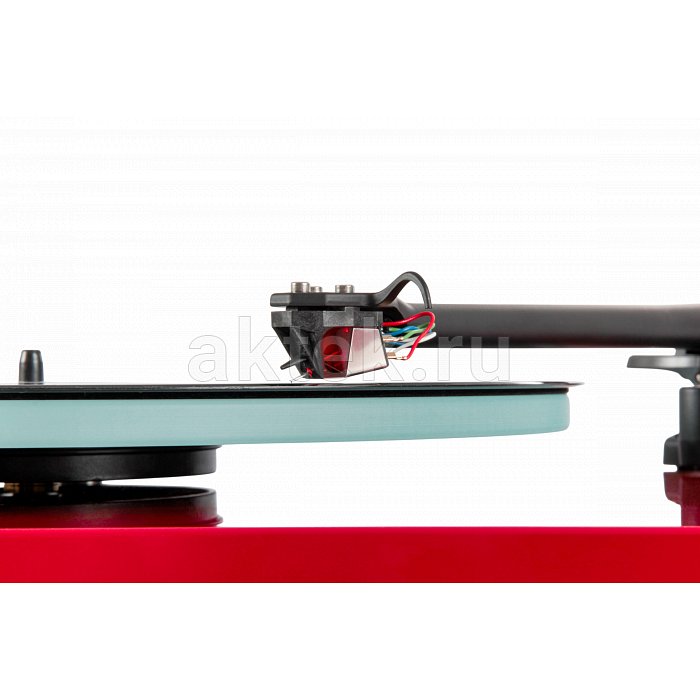 Виниловый проигрыватель Rega Planar 2 High Gloss Red 6